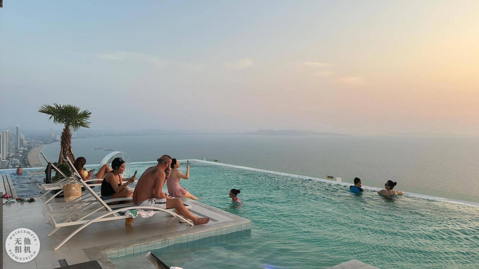 Copacabana Beach Jomtien 科帕卡巴纳海乔木提安海滩毗邻乔木提安夜市 מראה חיצוני תמונה