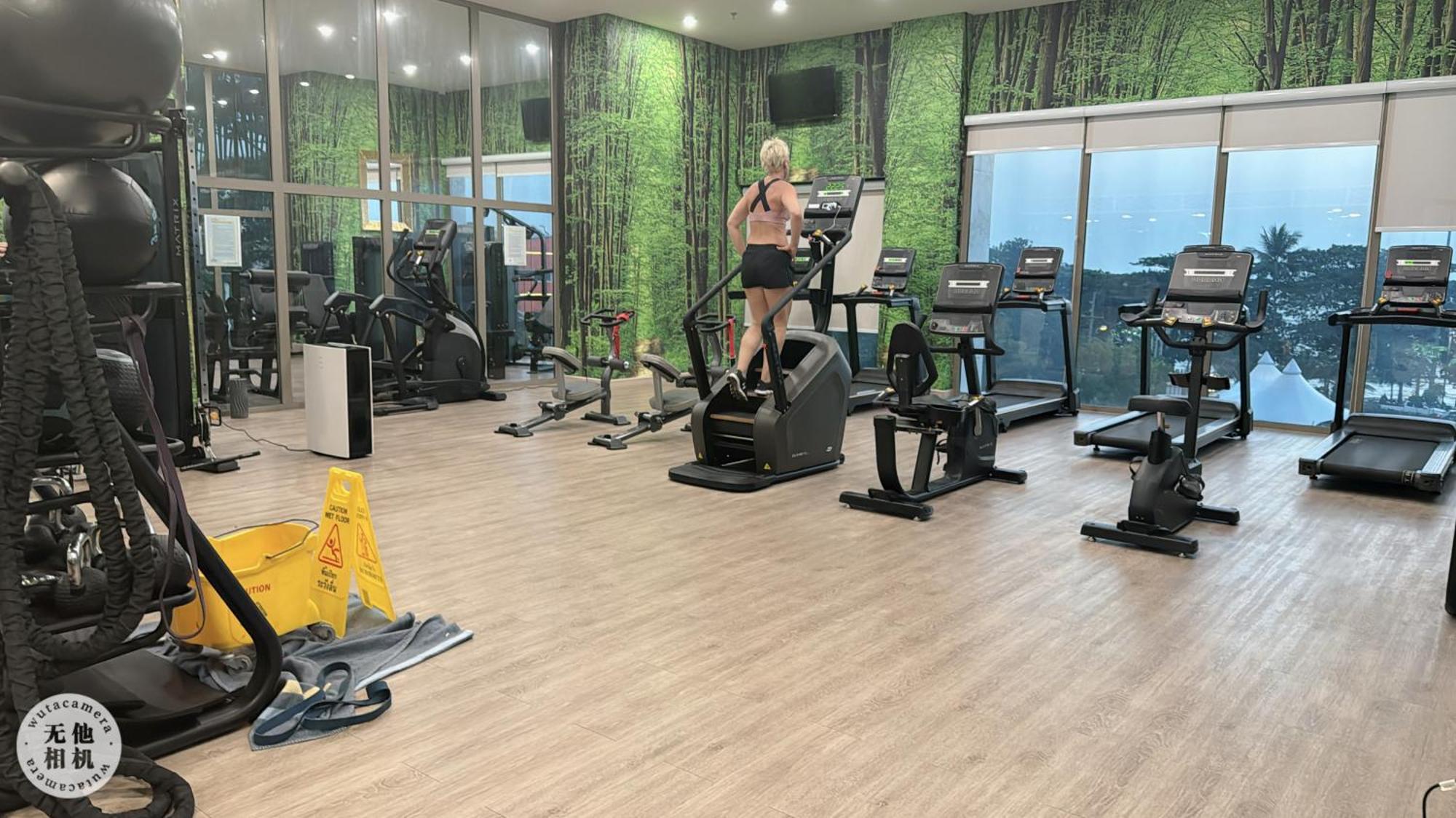 Copacabana Beach Jomtien 科帕卡巴纳海乔木提安海滩毗邻乔木提安夜市 מראה חיצוני תמונה
