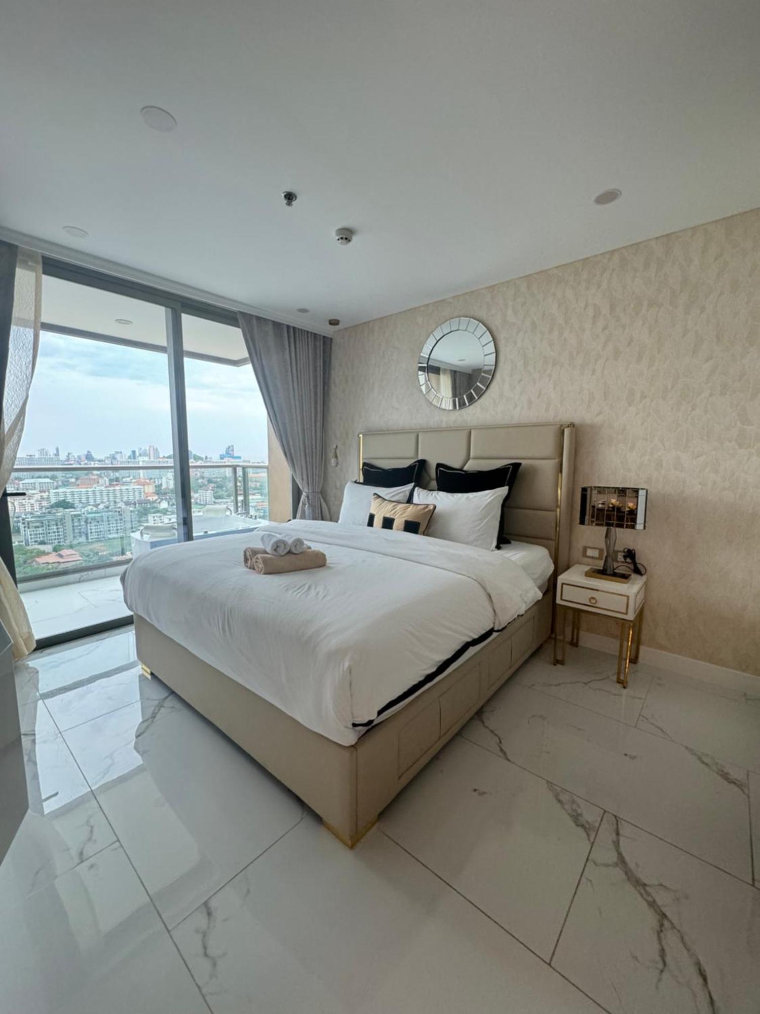 Copacabana Beach Jomtien 科帕卡巴纳海乔木提安海滩毗邻乔木提安夜市 מראה חיצוני תמונה