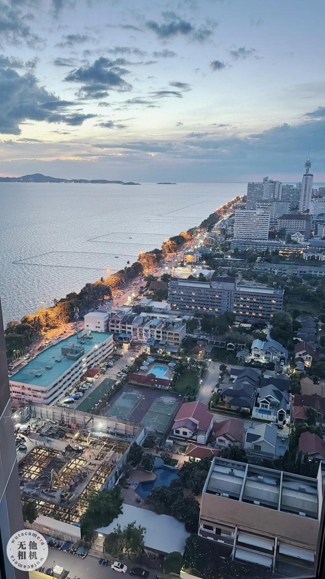 Copacabana Beach Jomtien 科帕卡巴纳海乔木提安海滩毗邻乔木提安夜市 מראה חיצוני תמונה