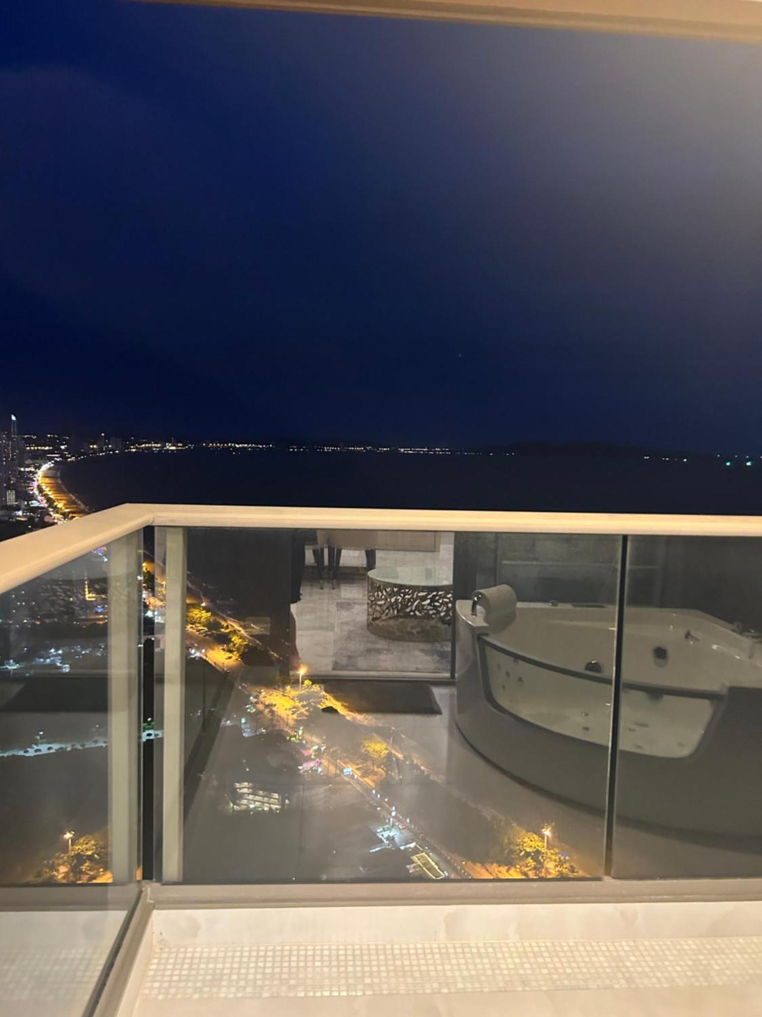 Copacabana Beach Jomtien 科帕卡巴纳海乔木提安海滩毗邻乔木提安夜市 מראה חיצוני תמונה