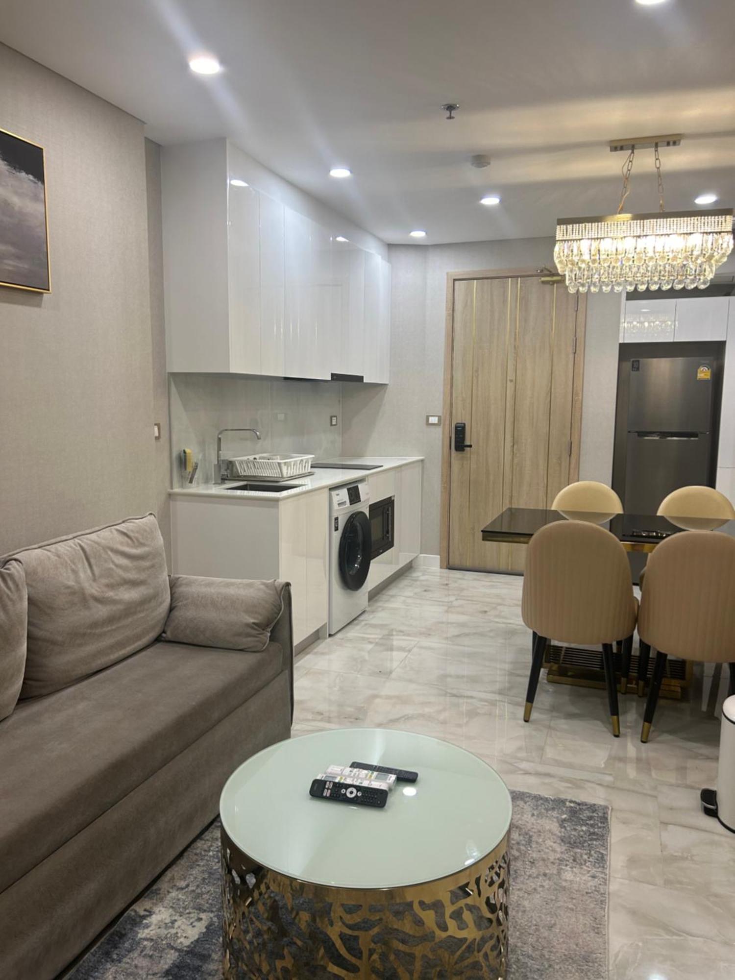 Copacabana Beach Jomtien 科帕卡巴纳海乔木提安海滩毗邻乔木提安夜市 מראה חיצוני תמונה